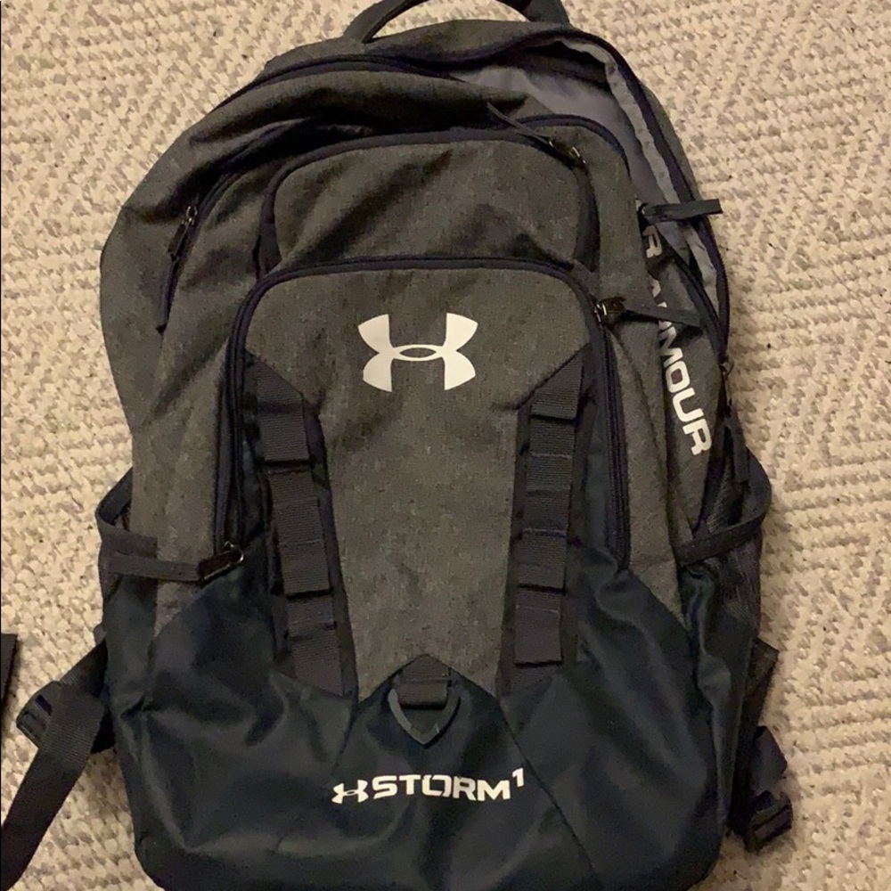 UNDER ARMOUR BACKPACK